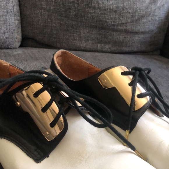 Shoes - Picture 6 of 6